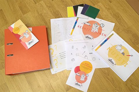 Ahaa-tehttäväkansio sisältöineen